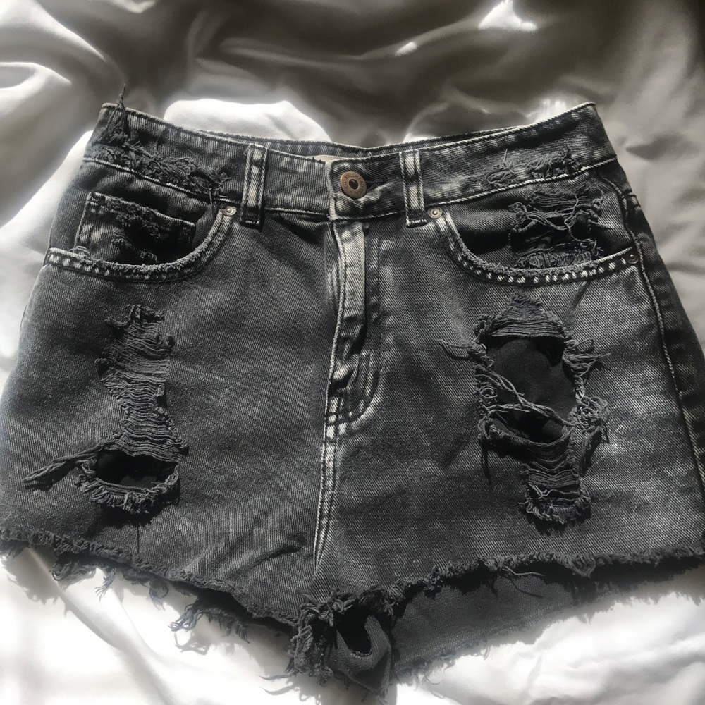 Black distressed shorts